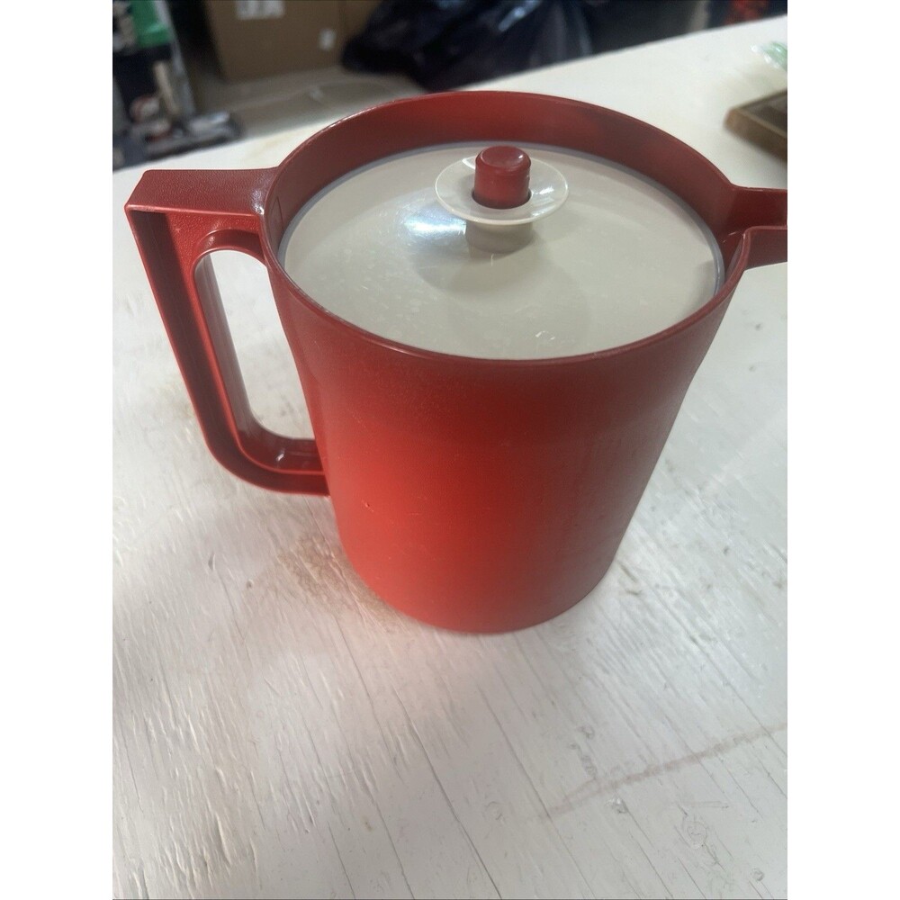 Vintage 1970's Tupperware Orange Short Pitcher Push Button Seal #1575-6
